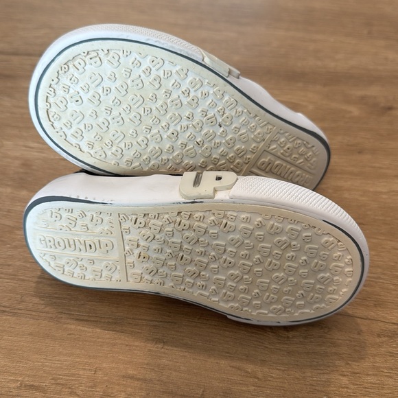 GroundUp Boys Marvel Avenger Characters Size 8 Sneakers Slip On Easy‎ Wear Shoes - Picture 7 of 9